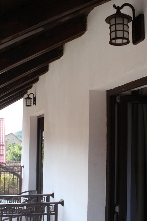 Pensiunea Clasic Curtea De Arges Phòng bức ảnh